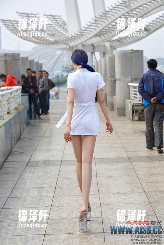 AISS爱丝(钻石版) - 松果儿的浴缸写真：水花四溅，别问为什么会让我一秒出戏！