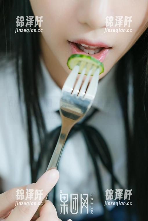 GIRLT果团网 - 莫雅淇的在线肉丝写真，时刻准备好让你流鼻血！