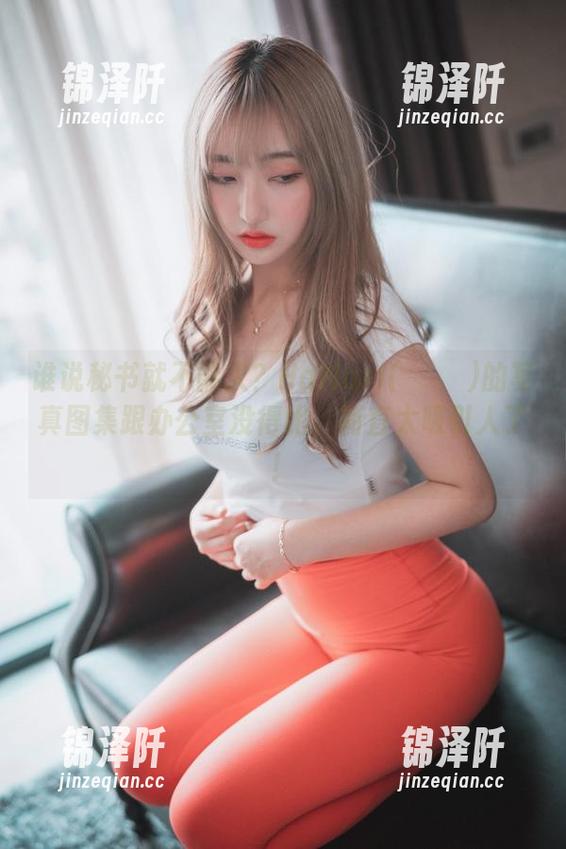 谁说秘书就不能火？HaNari(하나리)的写真图集跟办公室没得比，简直太吸引人了！