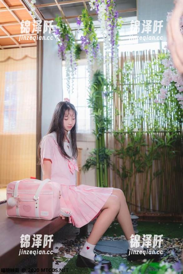 MTYH喵糖映画 高清私房白袜,短发女神在喵糖映画独特展现,快下载图包吧!