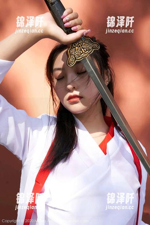 MiiTao蜜桃社-小魔女lily MiiTao蜜桃社 - 无圣光下的小魔女lily,礼服作品凝聚了多少神秘感?