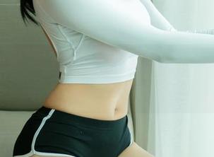 UGirls尤果网 - 别错过！李颜儿户外合集更新，真是让人忍不住多看几眼！