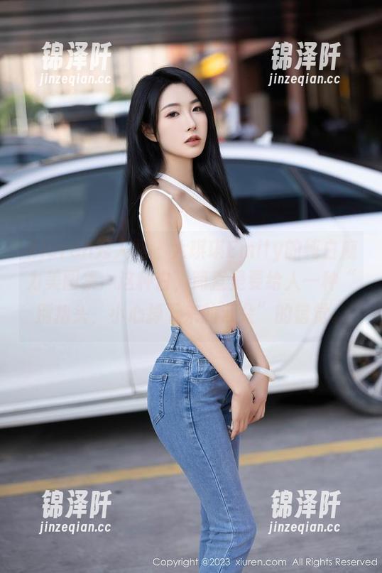 Xiuren秀人网 - 大琪琪Emily的纯白魔力美图集：这种白，简直是要给人一种“别抬头，小心掉下来的云朵”的错觉。