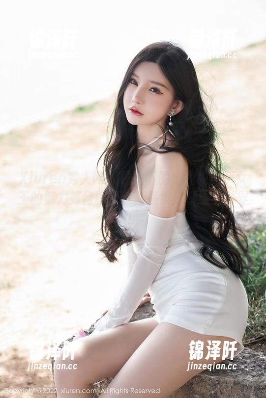 Xiuren秀人网-小兔纯纯 Xiuren秀人网 - 镜头下的小兔纯纯:女王的魅力如何能通过作品集分享给全世界!