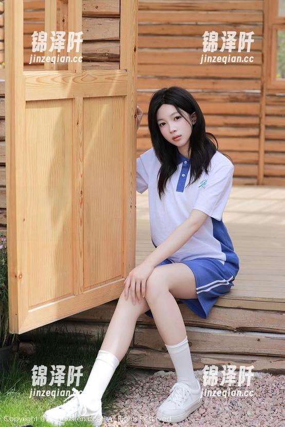 Xiuren秀人网-赵万灵 Xiuren秀人网 - 赵万灵的高清美腿图册:这腿,真是让人心动不已!