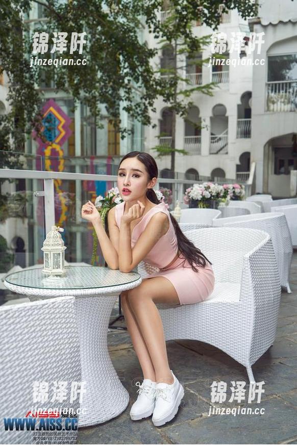 aiss-欣杨 aiss - 欣杨的丝袜:这照片资源简直就是视觉的‘暖流’!