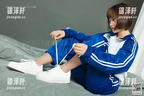 丽柜-奈沐子 丽柜 - 这套奈沐子的制服到底有什么魔力?不如一起分享下我的迷恋吧~