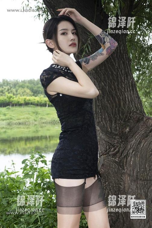 丽柜-心心 丽柜 - 心心制服套图:她的作品,简直是视觉的糖果!