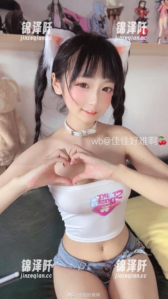 佳佳好难啊 优雅白裙,颓废佳佳好难啊:看她如何拍写真套图