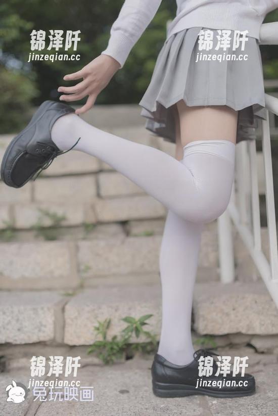 兔玩映画 兔玩映画给你不一样的OL黑丝制服,来一波原图下载,看腿的艺术