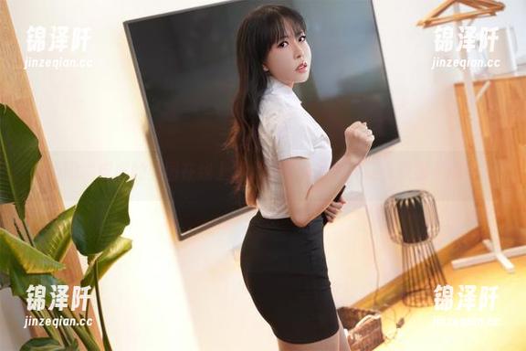 当嗷呜虎虎的美图在线上演，制服的魅力真让人欲罢不能！