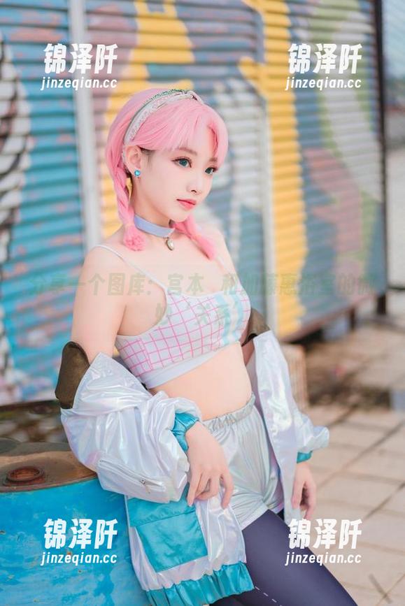 宫本桜 分享一个图库:宫本桜和加藤惠浴室的微妙‘关系’
