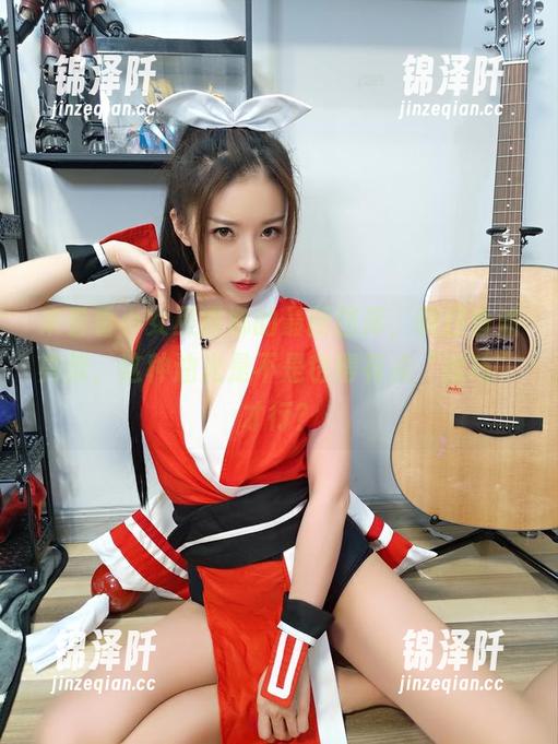小女巫露娜 来看看小女巫露娜的最新图库,明日香油亮款,这种油光是不是也得有点“技巧”才行?
