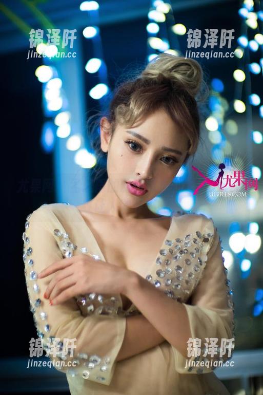 尤果网-孟思雨 尤果网 - 孟思雨的豹纹写真:为什么这条纹让人欲罢不能?