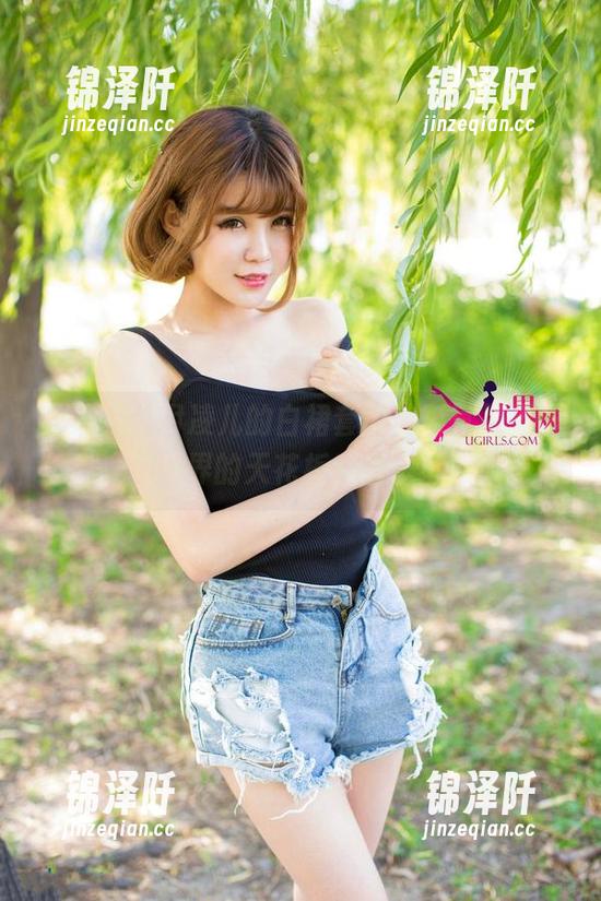 尤果网-尹凌儿 尤果网 - 尹凌儿的白裙套图,简直是无圣光界的天花板,爱了!