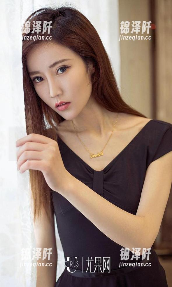 尤果网-果儿 尤果网 - 果儿的3号球位置,竟是写真作品里的小宇宙,让人好奇不已!