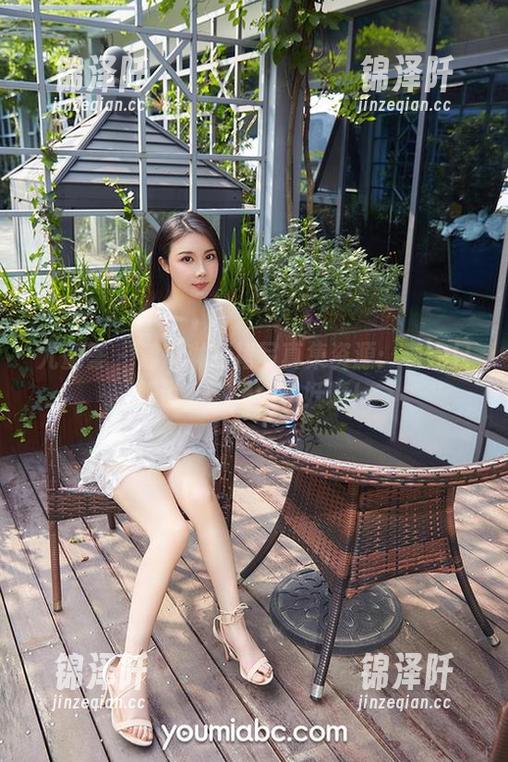 尤蜜荟-潘琳琳 尤蜜荟 - 潘琳琳短裙写真集资源:看完只想说,真是个小妖精!