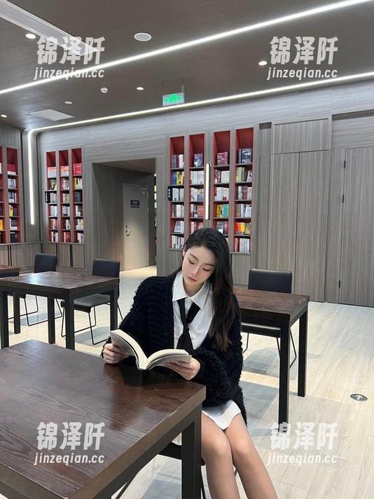 是小逗逗 微密圈 - 走进图库,是小逗逗的短裙幽默精选,真是让人忍俊不禁!