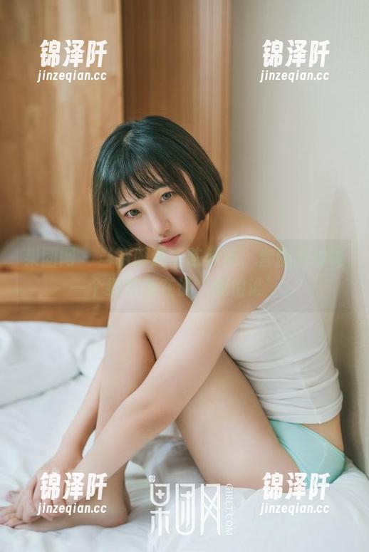 果团网-陈雅漫 果团网 - 当制服遇上陈雅漫,套图里的每一个细节都在说‘我怕谁’。