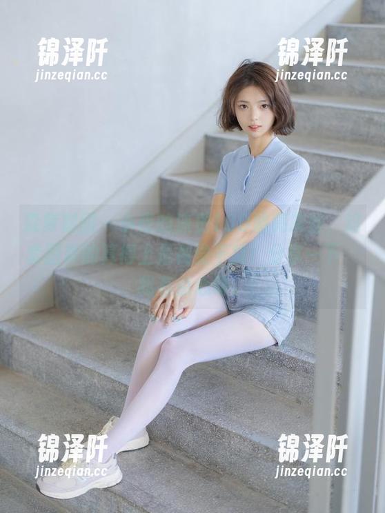 森萝财团-小夜 森萝财团 - 小夜的涞觅18D油亮灰丝,这套图真的算得上是视觉干货!分享一下,我有点心动。