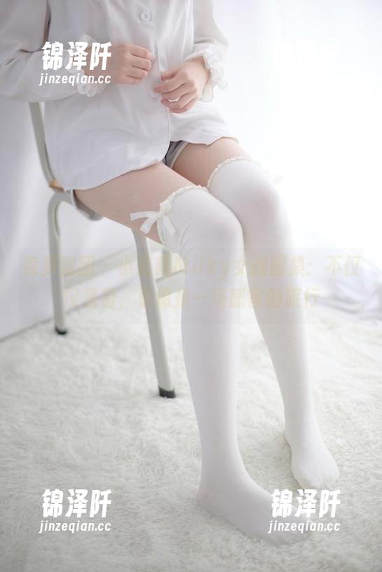 森萝财团-小奶糕Milky 森萝财团 - 小奶糕Milky女孩图集:不仅仅是看,更像是一场感官的旅行