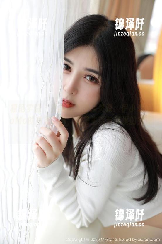 模范学院-伊小七MoMo 模范学院 - 在黑白之间找灵魂:伊小七MoMo的高清美图,真是生活与梦境的完美交织!