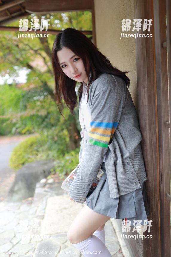 模范学院-蒋小静Jessica 模范学院 - 这白衬衫,唉,蒋小静Jessica穿上真有一股子不一样的感觉,原图里的那些小细节真让人流连。