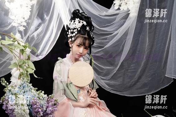“爆机少女喵小吉”户外图包：有没有被这自然的魅力迷到？