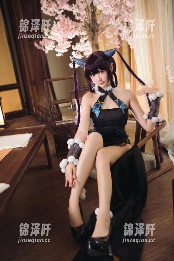 瓜希酱 无圣光也能美翻天:瓜希酱与爱蜜莉雅水晶礼服传奇!
