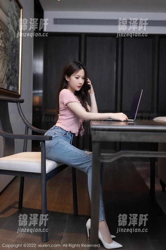 秀人网-laura阿姣 秀人网 - laura阿姣的JK图包——那双眼睛好像会说话?