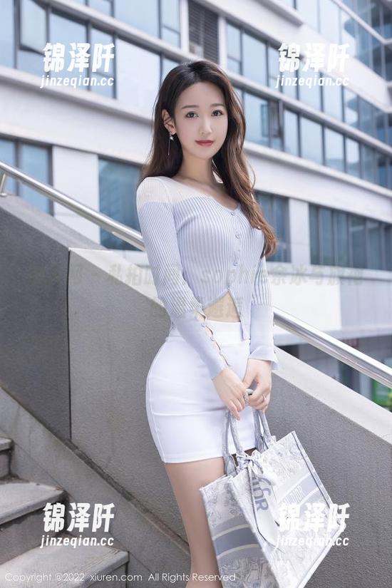秀人网-sophie余冰 秀人网 - 私拍时间:sophie余冰与旗袍的温柔邂逅