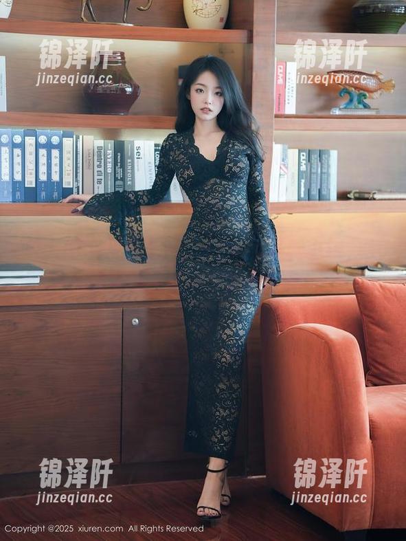 秀人网-伊小七MoMo 秀人网 - 伊小七MoMo双人写真上线,免费资源,值得你拿出手机!