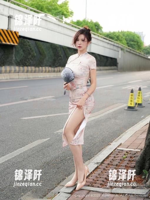 秀人网-凯竹Quinn 秀人网 - 当凯竹Quinn遇上女友,免费的资源组合,色彩开始乱舞!