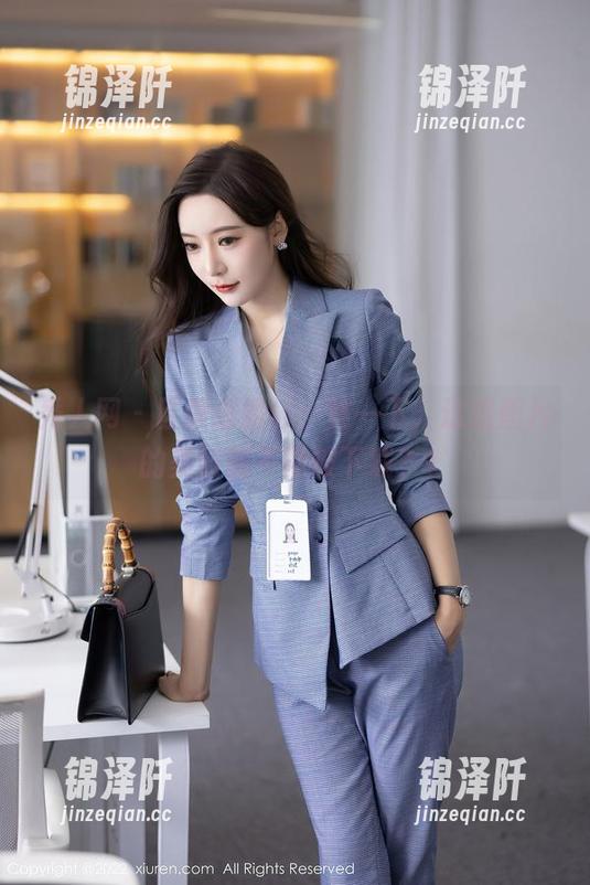 秀人网-区静瑶 秀人网 - 区静瑶婚纱:等一下,这组图片的美丽能不能被下载?!