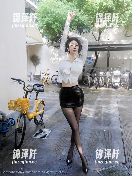 秀人网-奶油妹妹 秀人网 - 来自奶油妹妹的旗袍挑战,看看谁能Hold住这组套图?
