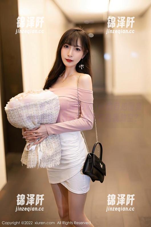 秀人网-孟狐狸FoxYini 秀人网 - 看完孟狐狸FoxYini的自拍图集,我到底在欣赏写真,还是在自我放空?