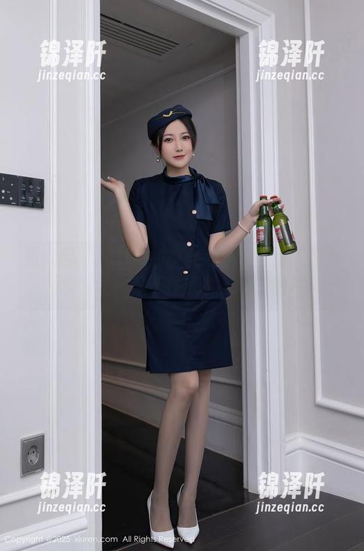 秀人网-少女心雪雪 秀人网 - 专属你的少女心雪雪定制:死库水,让你忍不住多看几眼的图片