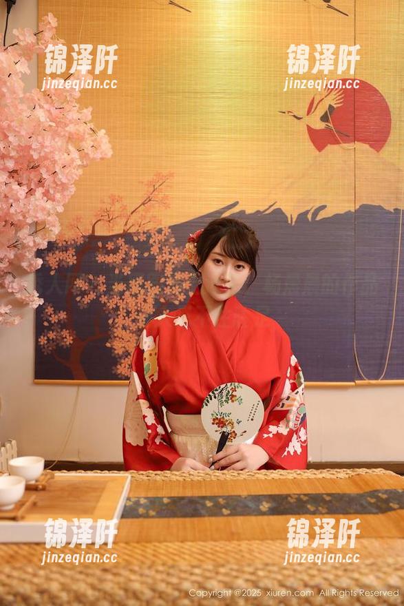 秀人网-杨晨晨 秀人网 - 当原图遇上泳池,杨晨晨的作品让人忍不住驻足
