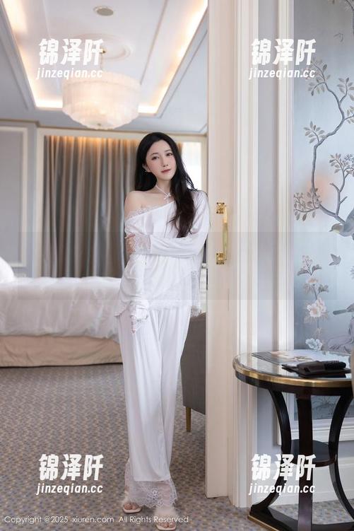 秀人网-果儿celia 秀人网 - 果儿celia的网袜私房合集,我只能说:怎么可能那么美?
