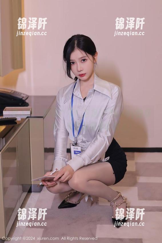 秀人网-汐汐baby 秀人网 - 校服?不!这是汐汐baby的最新写真集,来感受青春的撩人!
