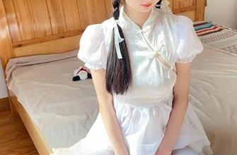 稚乖画册 - 夜夜白丝JK的精选图片：当JK制服遇上白丝，会发生什么化学反应？