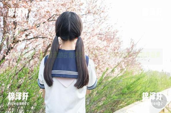 稚乖画册-赤西夜夜 稚乖画册 - 赤西夜夜的吉他少女,分享不一样的清晨与黄昏作品集