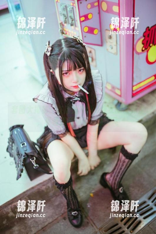 落落Raku 套图大揭秘:在落落Raku修女的世界里,真善美和调皮捣蛋齐飞