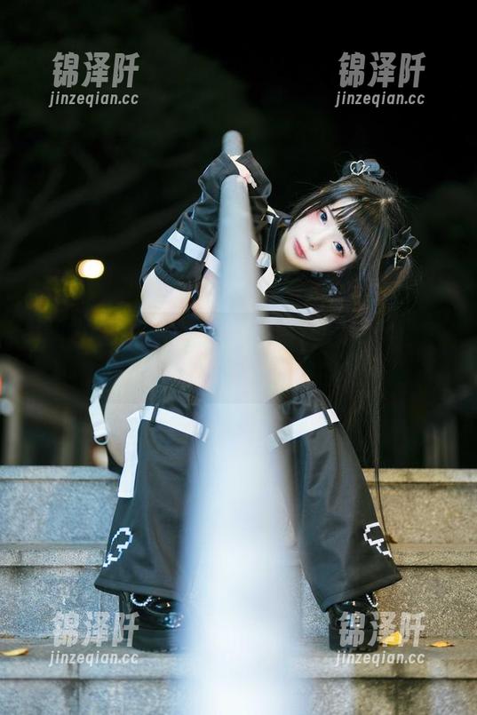 落落Raku 落落Raku女孩图包:我心里想着,能不能多给我一点点小心思呢?