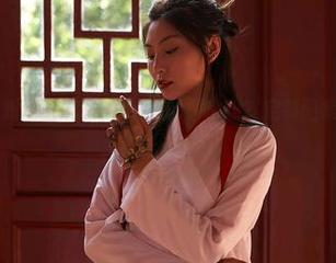 蜜桃社 - 想知道王婉悠Queen的日常吗？定制图集里的姐姐就能告诉你！