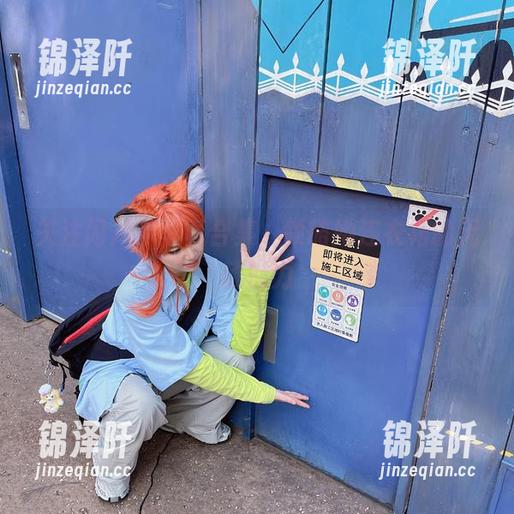 闪月半 关注闪月半写真合集,领略她连衣裙的无敌魅力