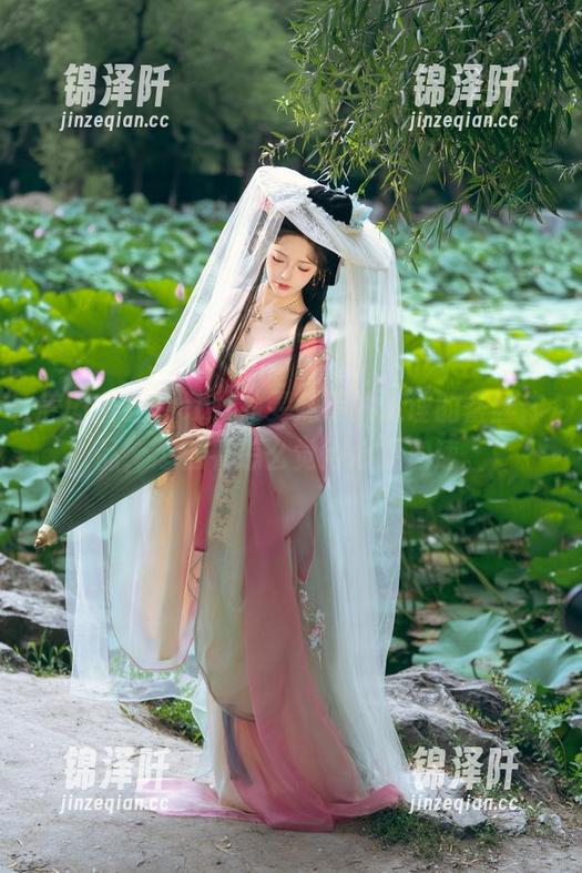 雯妹不讲道理 美图疯狂打call,雯妹不讲道理的蕾丝作品,怎么看怎么觉得心跳加速。